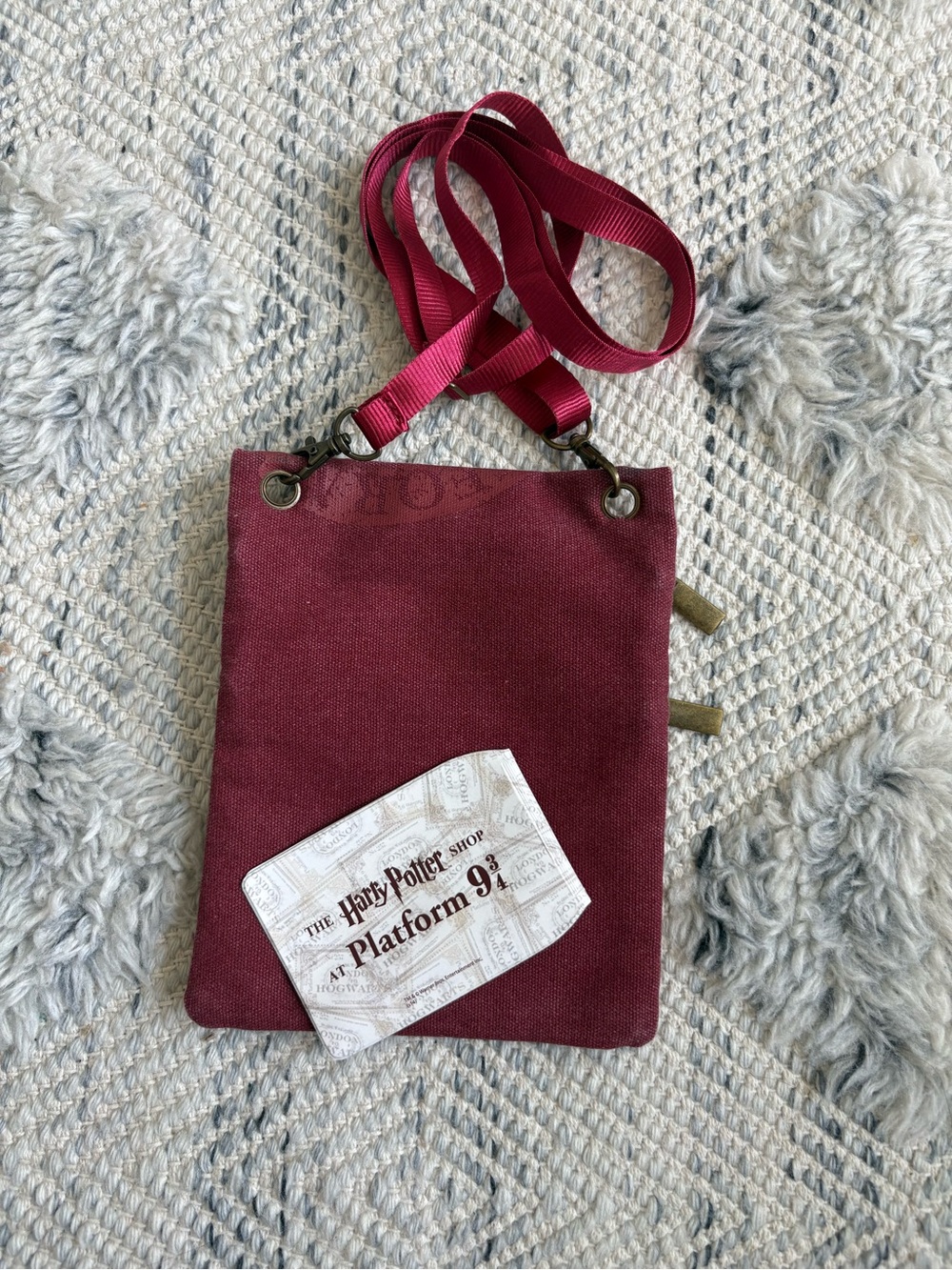 Platform 9 3/4 Burgundy Crossbody Bag - Picture 3 of 7